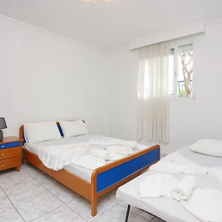 Nella Maisonette Case de vacanță